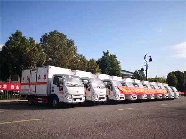 跃进小型危险品运输车国6达标车型